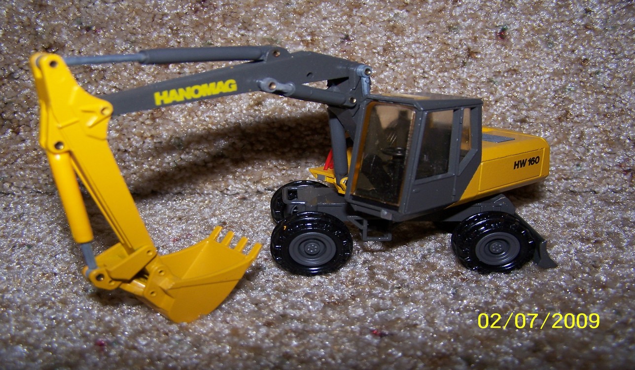 Hanomag 160 wheel excavator